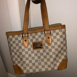 White Hampstead Louis Vuitton handbag! ✨
